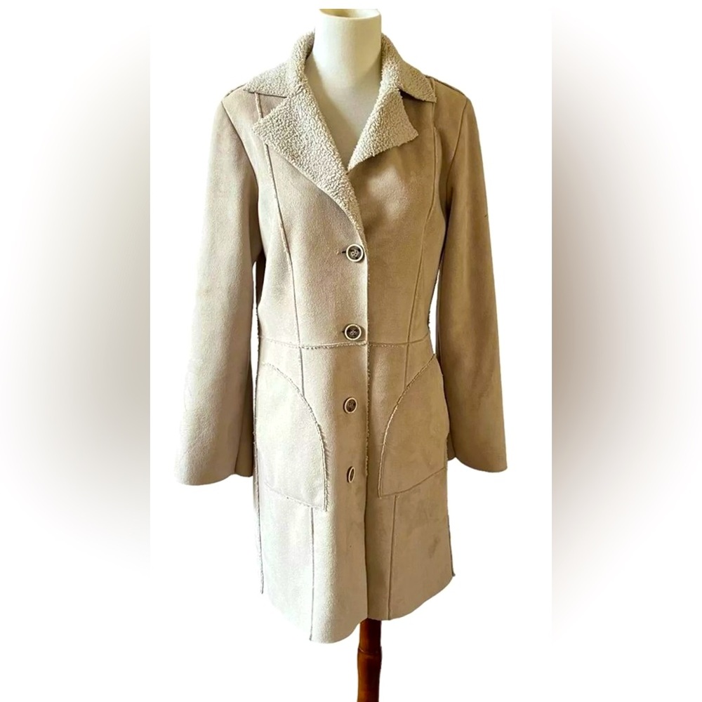 Cabi Shearling Faux Suede Coat Size Small. Style number 127. Vintage beauty💖